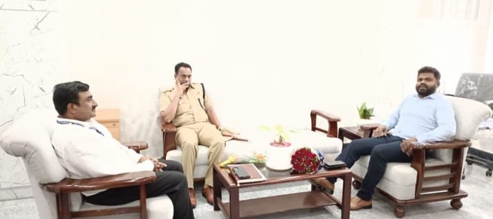 Meeting with DC Bagalkot Sri Sunil Kumar IAS & Sri Jaya Prakash SP with depart officers.